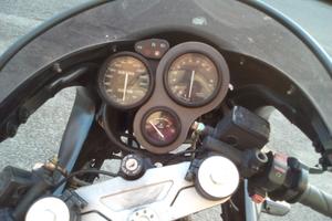 Moto 750 cc 