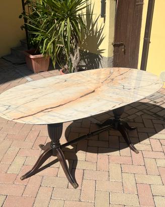 Tavolo in legno con piano in marmo