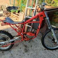 Moto villa FV 125 e a anni 80 ad acqua