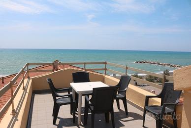 Cecina Mare bilocale con terrazza vista mare