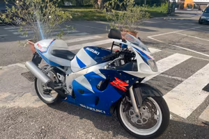 Suzuki gsx r srad 600