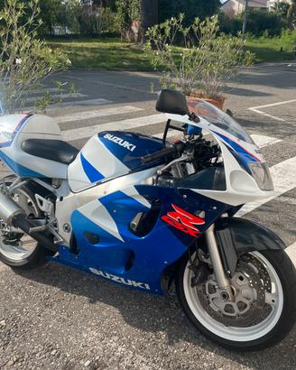 Suzuki gsx r srad 600
