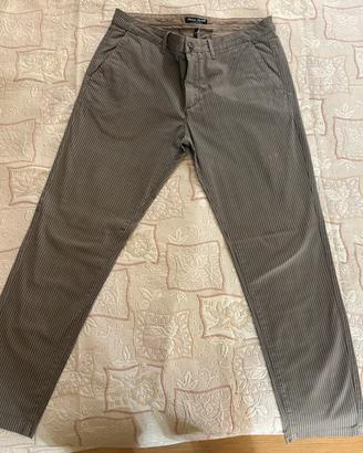 Pantalone slim a righe