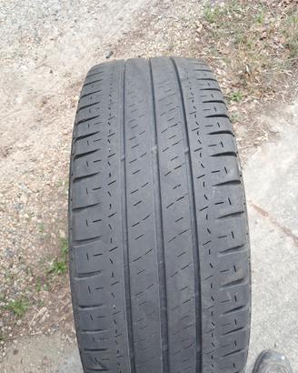 gomme  furgone 235/65R16C
