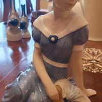 Royal Copenhagen – Ragazza seduta con cappello