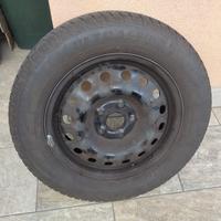 4 Gomme Auto Invernali Goodyear 215/60R 16 H99