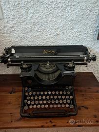 macchina da scrivere Olivetti anni 70