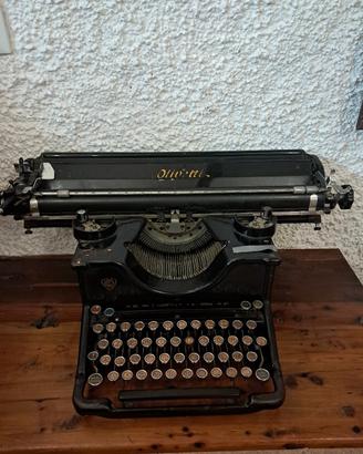 macchina da scrivere Olivetti anni 70