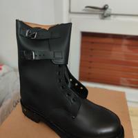 anfibi in pelle 