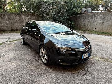 Opel Astra GTC 1.6 Turbo Cosmo S - 2012 -89.000 km