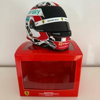 Casco Ferrari Charles Leclecr 2021 Bell 1/2