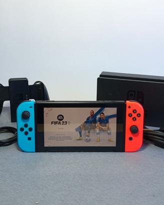 NINTENDO SWITCH console 32 GB + accessori e fifa