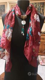 sciarpa foulard  floreale con pendente artigianato