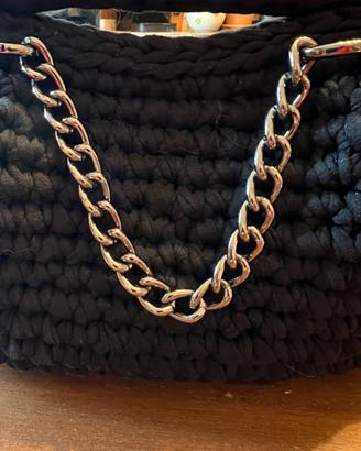 Clutch bag uncinetto nera con catena