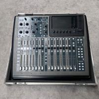 mixer Behringer X32 compact con case
