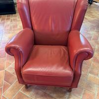 Poltrona in pelle rosso bordeaux