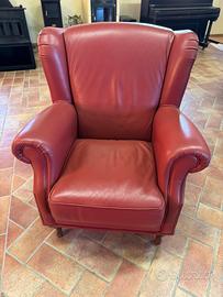 Poltrona in pelle rosso bordeaux