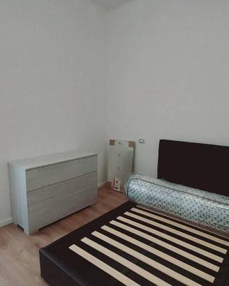 Stanza in appartamento di 60 m² a Milano