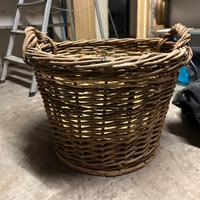 Cesto intrecciato in rattan