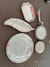 Oggetti vari simil argento