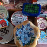 11 Contenitori in latta 