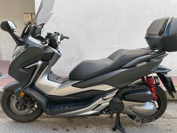 Honda Forza 300