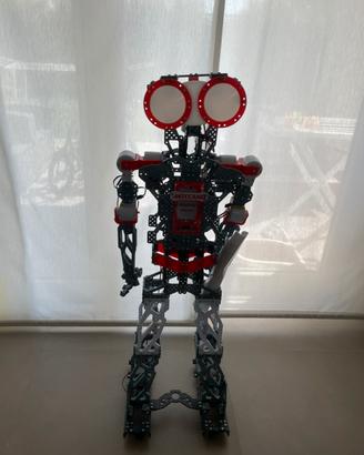 Meccano robot parlante