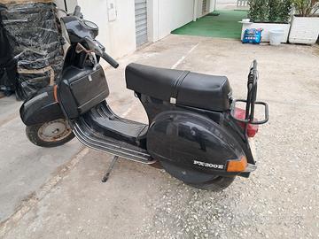 Vespa Piaggio P200E