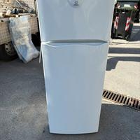 Frigorifero con refrigeratore