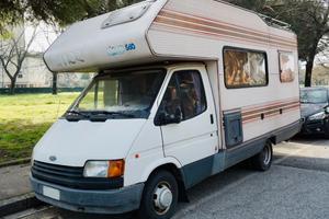 Camper mansardato Rimor sloop 560