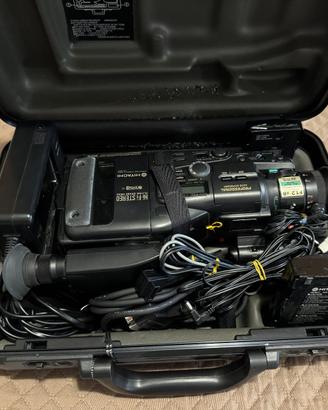 Videocamera Hitachi VM-S83E