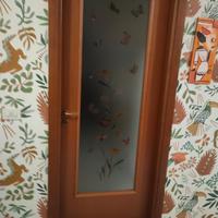 5 porte (una vetrata, le sltre semplici)