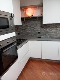 Trento nord Gardolo piscine 200.000 con garage