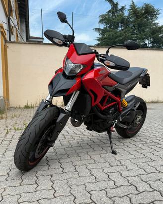DUCATI HYPERMOTARD 821
