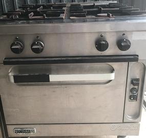 Cucina 4 fuochi GPL con forno Zanussi