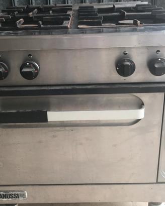 Cucina 4 fuochi GPL con forno Zanussi