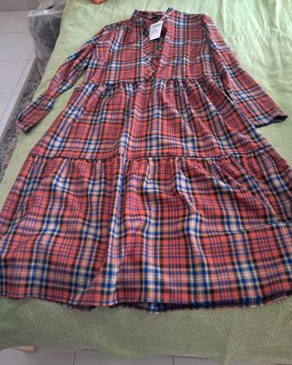 vestito a quadretti a balze