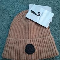 cappello moncler colore 🐫 