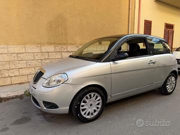 Lancia ypsilon 2008