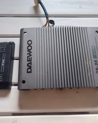 Amplificatore Daewoo e crossover Coral 