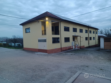 Capannone su piú livelli