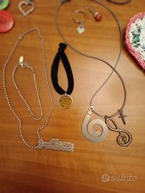 Collane, braccialetti, medagliette, spille bambini