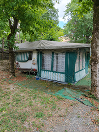 Caravan con copertura