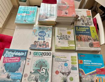Libri scolastici per scuola media