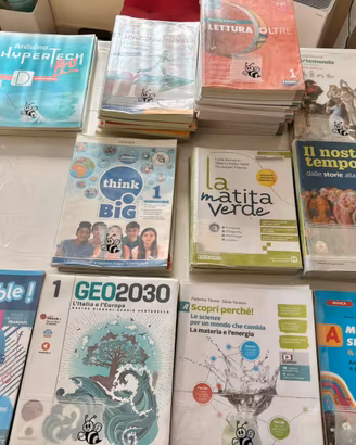 Libri scolastici per scuola media