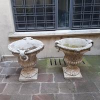 Vasi antichi in cemento