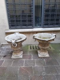 Vasi antichi in cemento