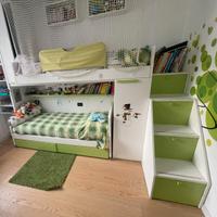 Cameretta con letto a castello