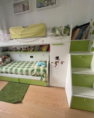 Cameretta con letto a castello