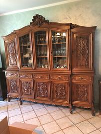 Credenza in stile barocco